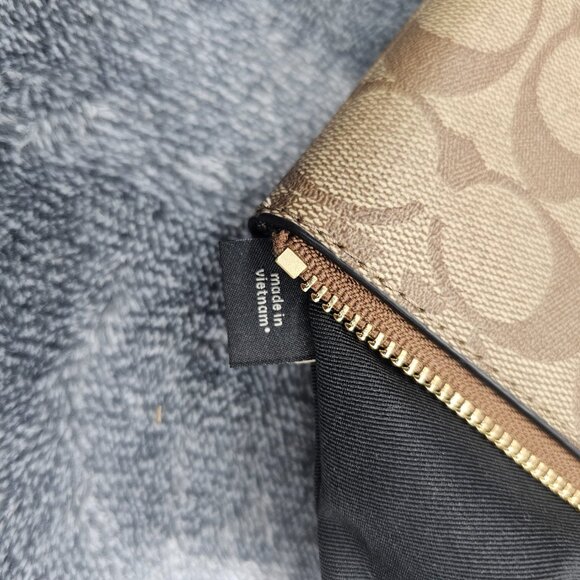 Coach Corner Zip Wristlet SIG PVC leather  F58035 Strap Khaki Black new open box - Picture 12 of 16